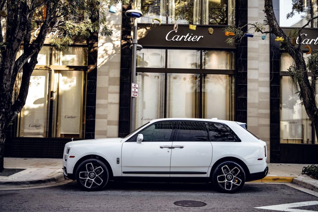 ROLLS ROYCE CULLINAN 2022 WHITE WITH STARLIGHT