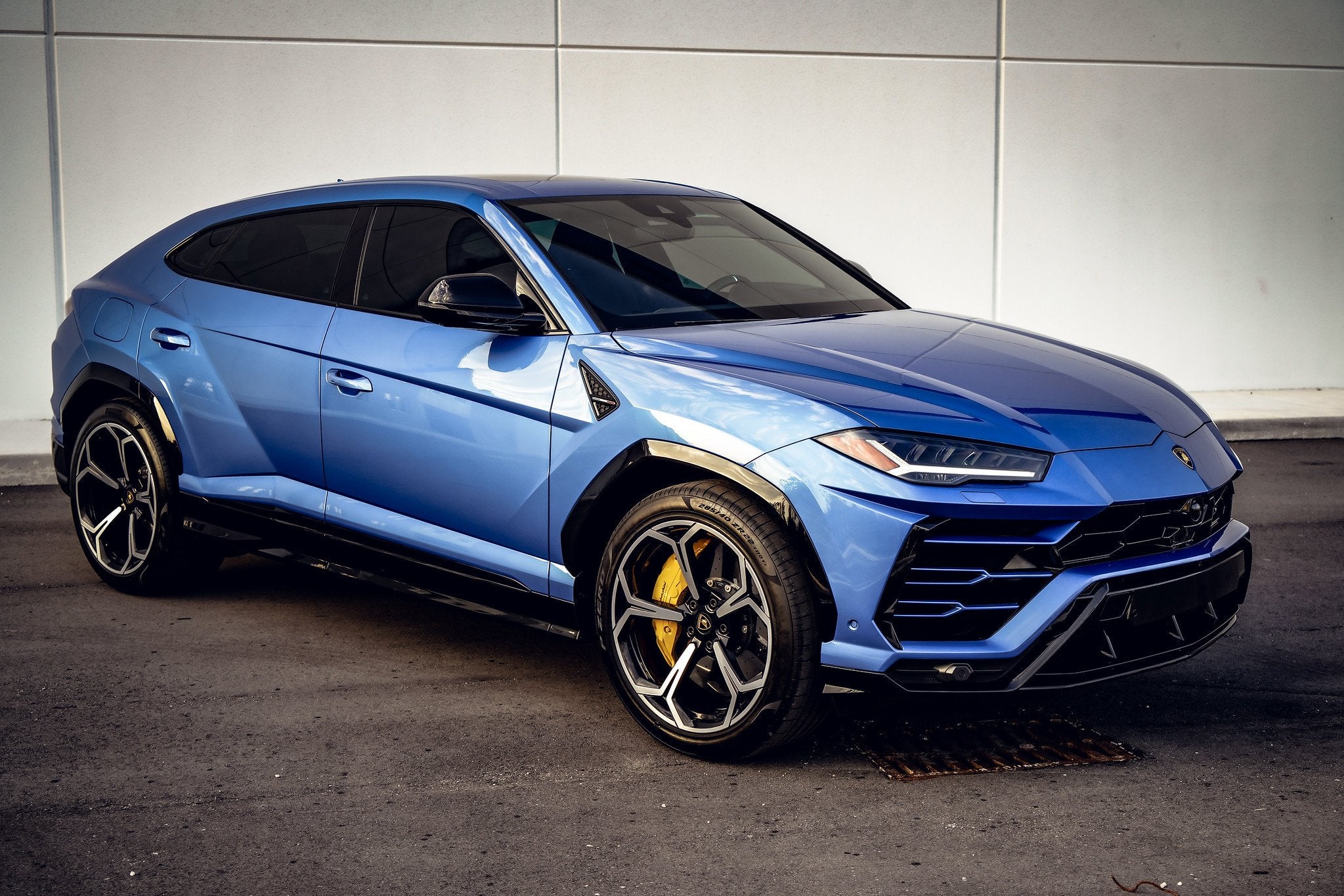 Blue 2022 Lamborghini Urus for Rent in Miami